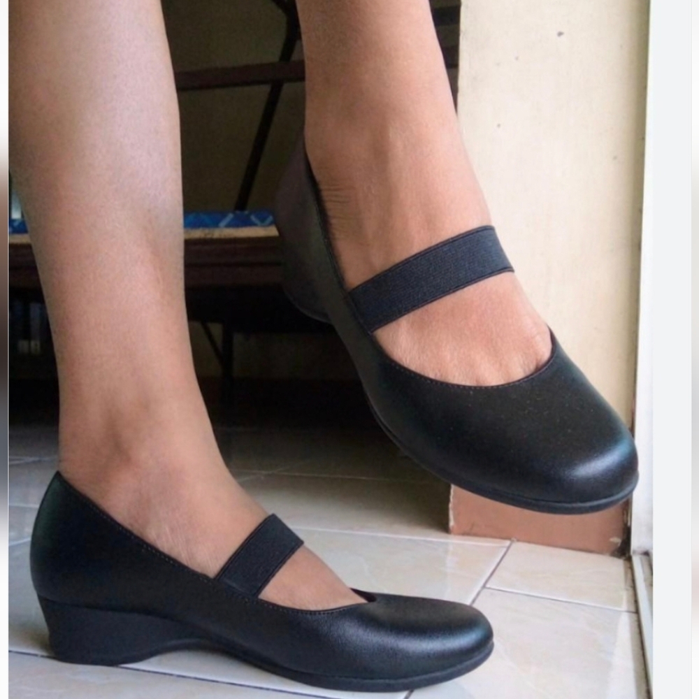 Comfort Plus by Predictions Gretchen Dark Academia Mary Jane Comort Wedge 9M